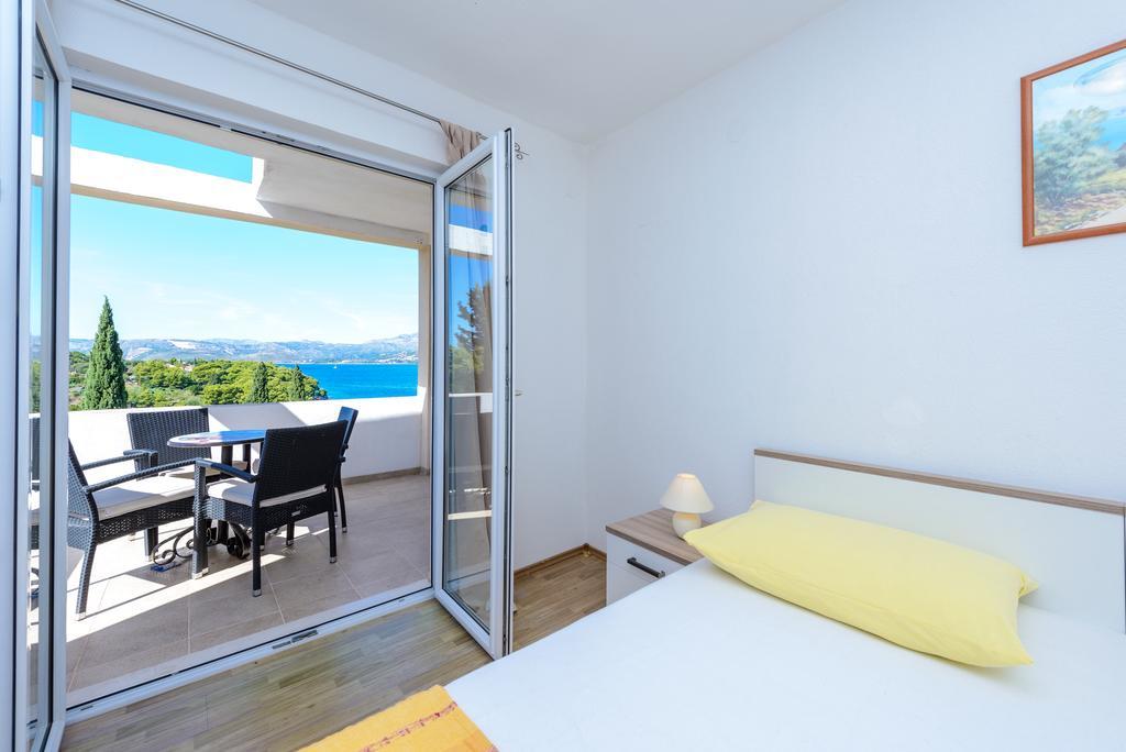 Apartment Aida *